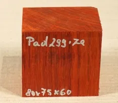 Pad299 Padouk, Korallenholz Block 80 x 75 x 60 mm