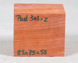 Pad303 Padouk, Korallenholz Block 85 x 75 x 55 mm