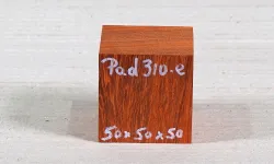 Pad310 Padauk, Coral Wood Cube 50 x 50 x 50 mm